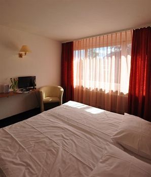 Merkur - West Station 3*